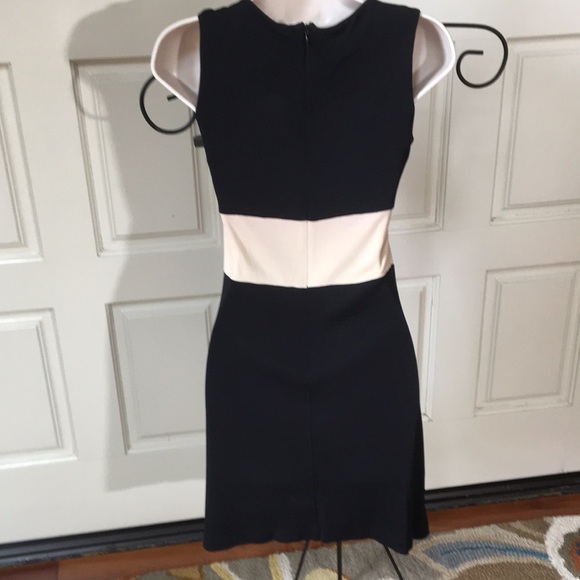 Banana Republic Rayon dress - Picture 4 of 5